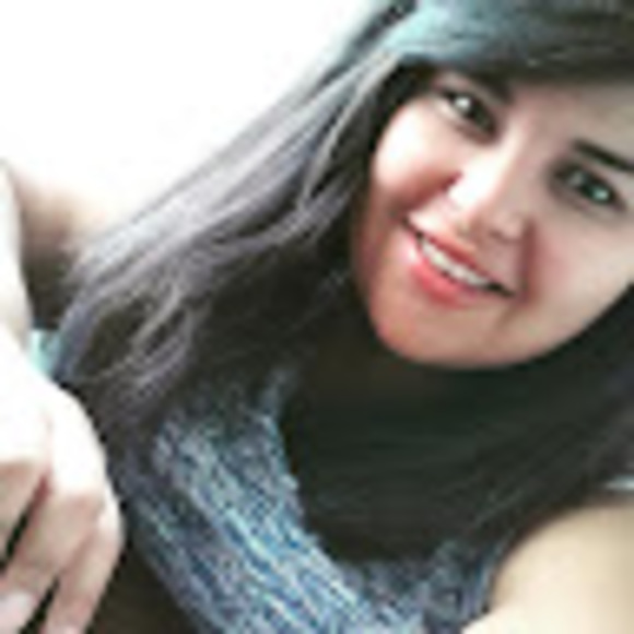 Profile Picture of Loren Hernandez (@lorenhernand509) on Poshmark