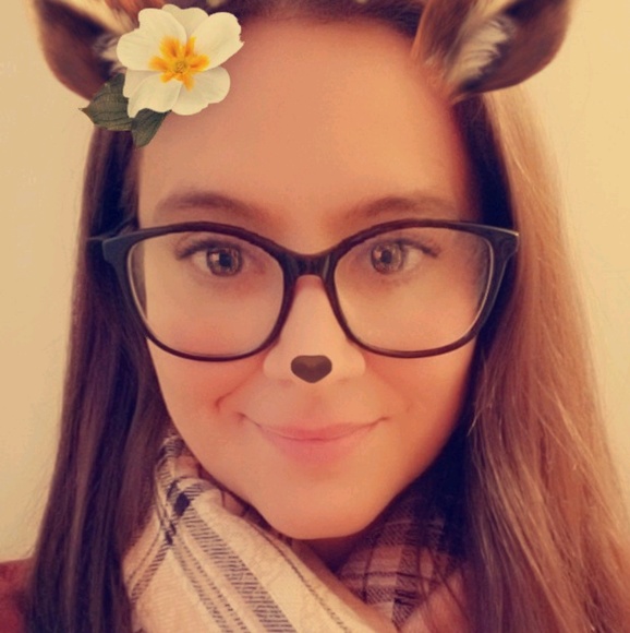 Profile Picture of Jennifer Kohanski (@jennieko1980) on Poshmark