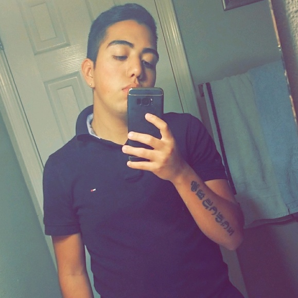 Profile Picture of Irving Sanchez (@osva99) on Poshmark