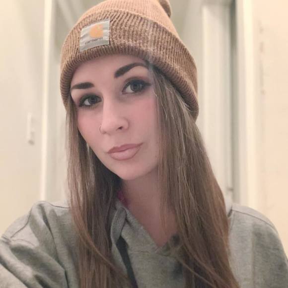 Profile Picture of Abbie Mahlman (@abigail102) on Poshmark