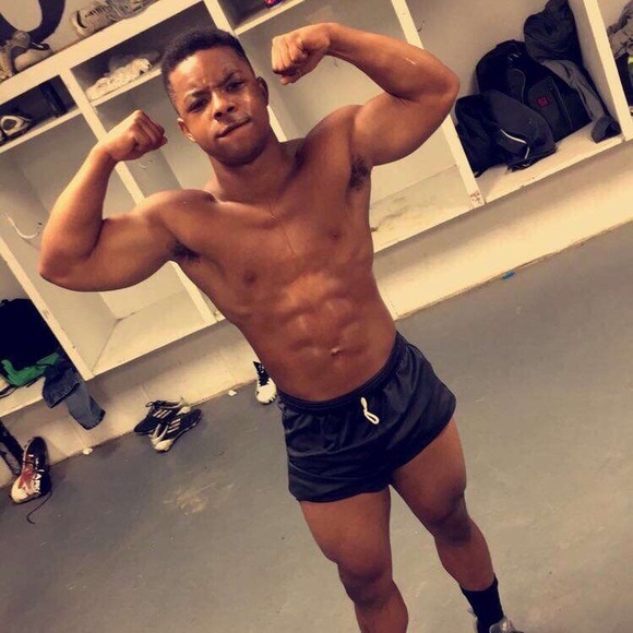 Profile Picture of Jonathan Hayes (@finessekid004) on Poshmark
