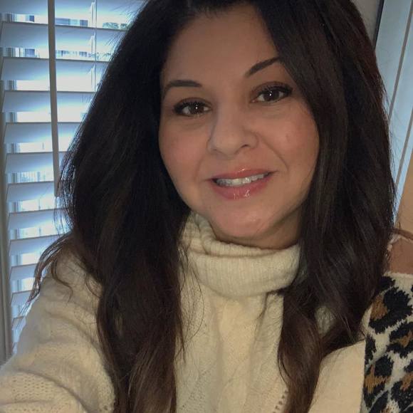 Profile Picture of Veronica Velarde-hilthon (@vhilthon) on Poshmark