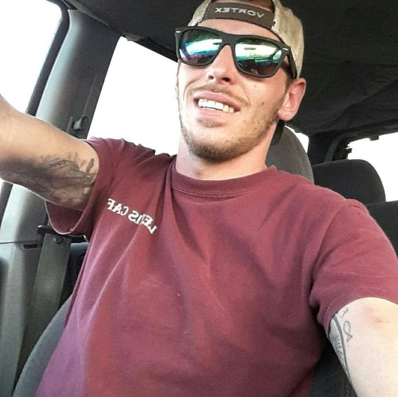 Profile Picture of Jeremy Pittman (@j3r3mypittman) on Poshmark