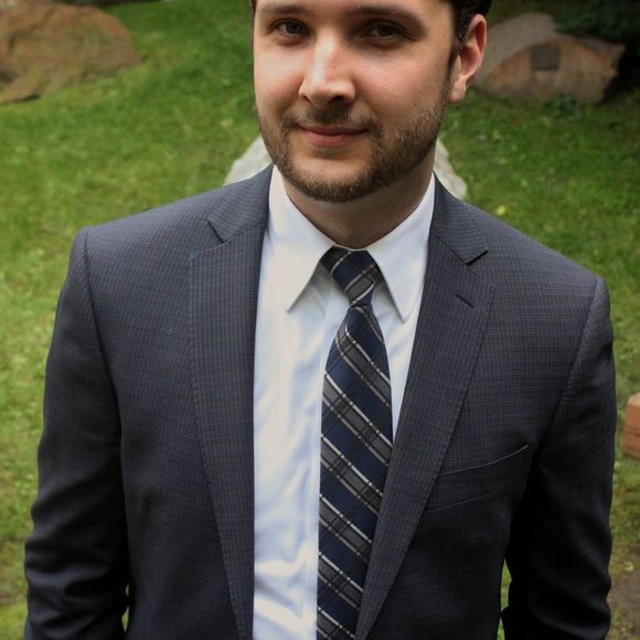 Profile Picture of Craig R (@craigrozell) on Poshmark