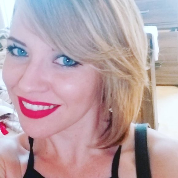 Profile Picture of Darcy Mcgraw (@darcyperez1) on Poshmark