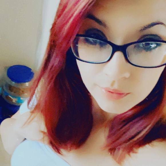Profile Picture of Crystal Smart (@crystalsmart797) on Poshmark