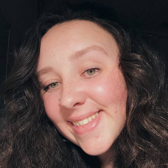 Profile Picture of Shelby lynn Kramble (@shelbyk230) on Poshmark