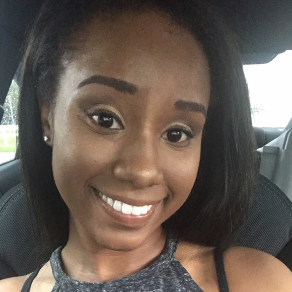 Profile Picture of Cierra Whiley (@cierrawhiley) on Poshmark