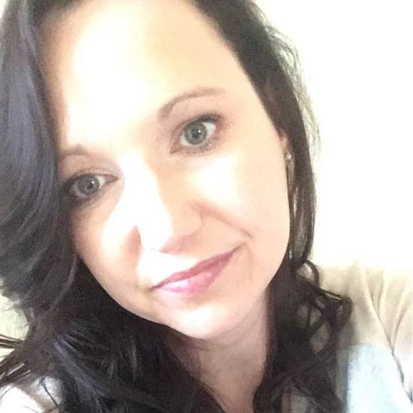 Profile Picture of Kristi Blevins (@kristiblevins52) on Poshmark