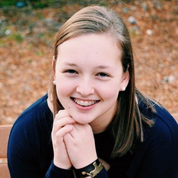 Profile Picture of Traci Pile (@tracipile) on Poshmark