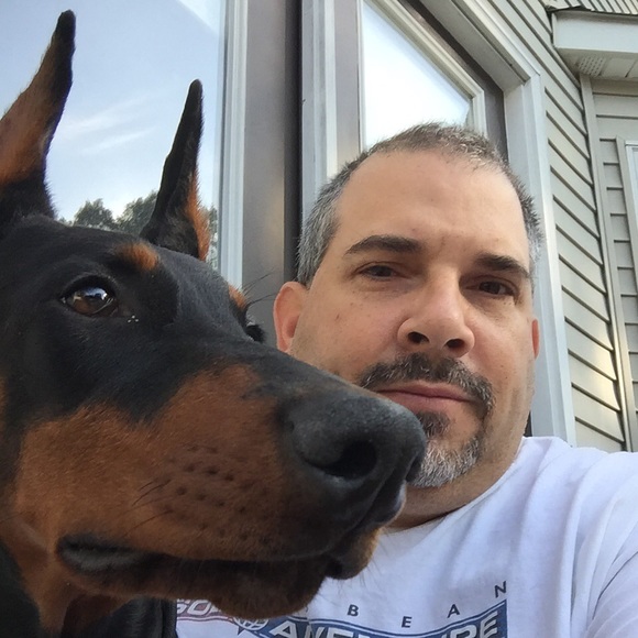 Profile Picture of Michael Vanacore (@mjv1973) on Poshmark