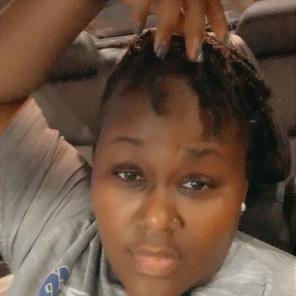 Profile Picture of Cassi Watson (@cassi31) on Poshmark