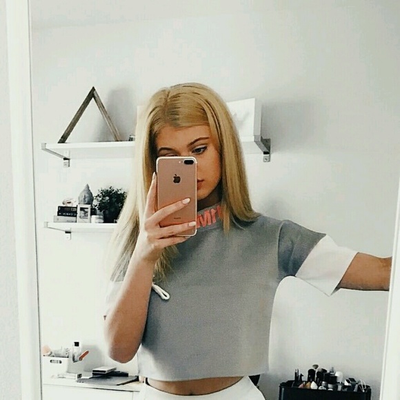 Loren Gunnarssen - Poshmark Profile Picture of Loren Gunnarssen (@lorengunnarssen) on Poshmark