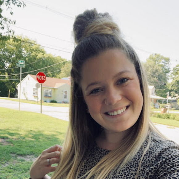 Addison Conrad - Poshmark Profile Picture of Addison Conrad (@addisonconrad6) on Poshmark