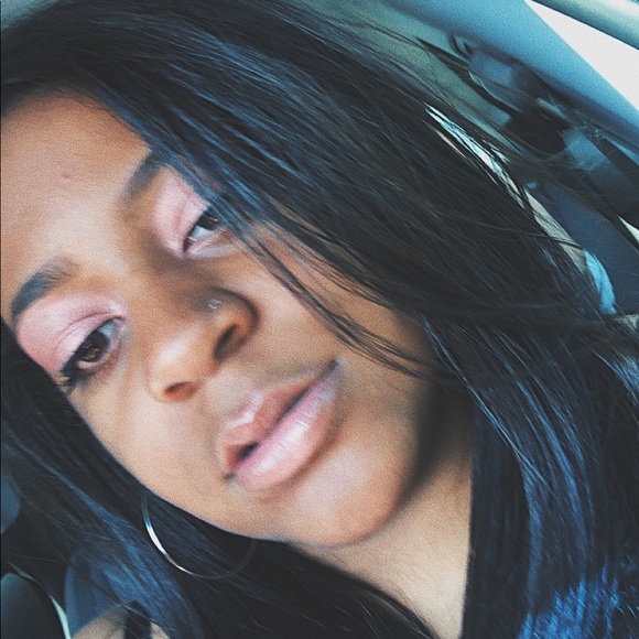 Profile Picture of Sarah Aleccie (@sarahaleccie) on Poshmark