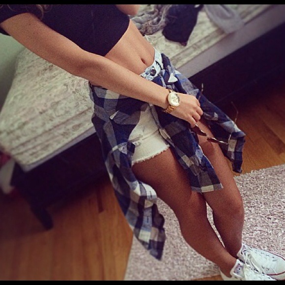 Profile Picture of Laureta Laureta (@123laureta) on Poshmark