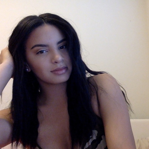 Jazmyn Miller - Poshmark Profile Picture of Jazmyn Miller (@jazmyn_miller) on Poshmark