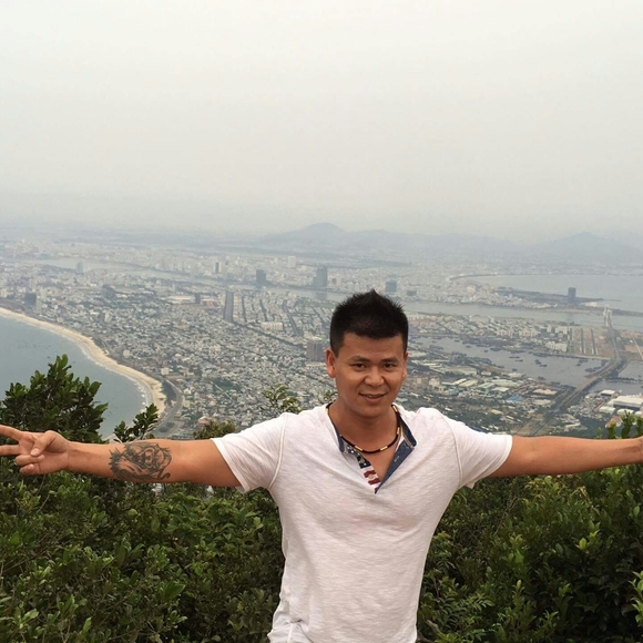 Profile Picture of Bao Ngo (@baongo646) on Poshmark