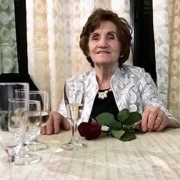 Profile Picture of Alba Camaj (@albacamaj) on Poshmark