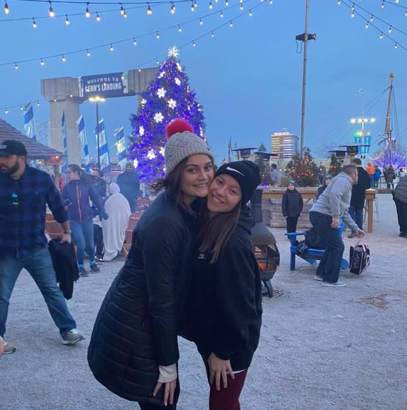 Julia Faiola - Poshmark Profile Picture of Julia Faiola (@juliafaiola) on Poshmark