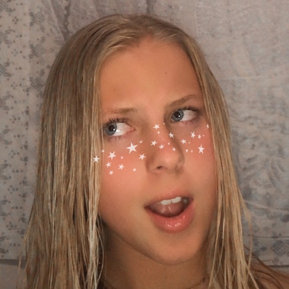 Profile Picture of Annaleese Rathmann (@annaleese26) on Poshmark