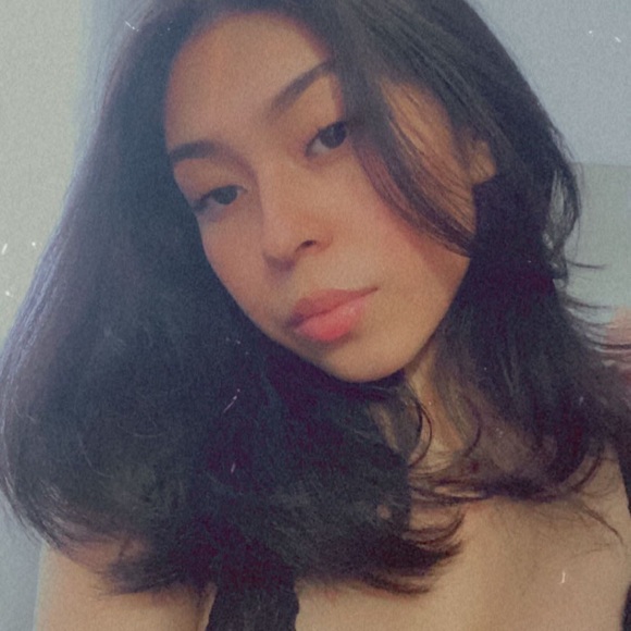 Profile Picture of Cindy Sanchez (@cindyyy4321) on Poshmark