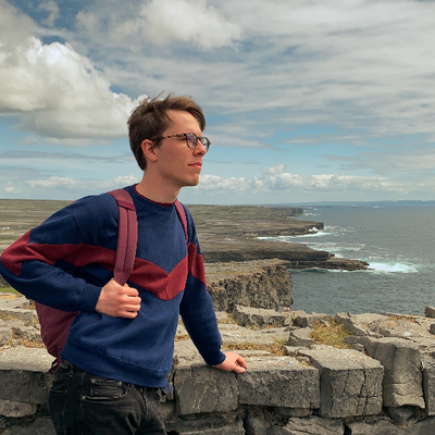 Profile Picture of Mac Calvert 🦟🍎 (@GuyTheAppleFly) on Twitter