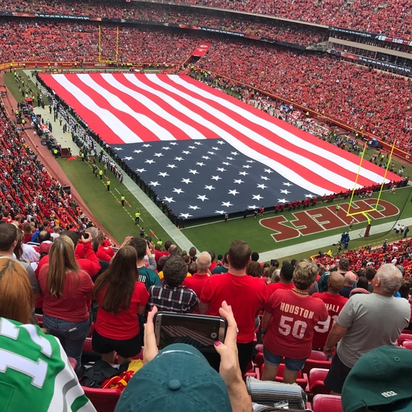 Profile Picture of Landon Vannatter (@lvan01) on Poshmark