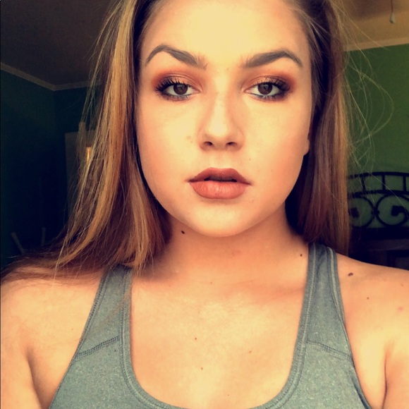 Profile Picture of Johnsie Furr (@lashell12) on Poshmark