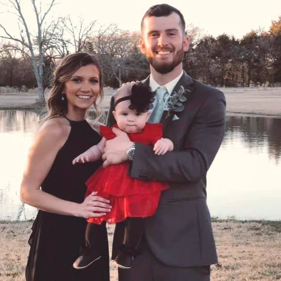 Profile Picture of Miranda Nix (@mnixxx21) on Poshmark