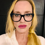 Profile Picture of Maxine Page (@MaxinePage) on Youtube