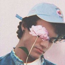 Profile Picture of Love Grayson (@teadoIan) on Twitter
