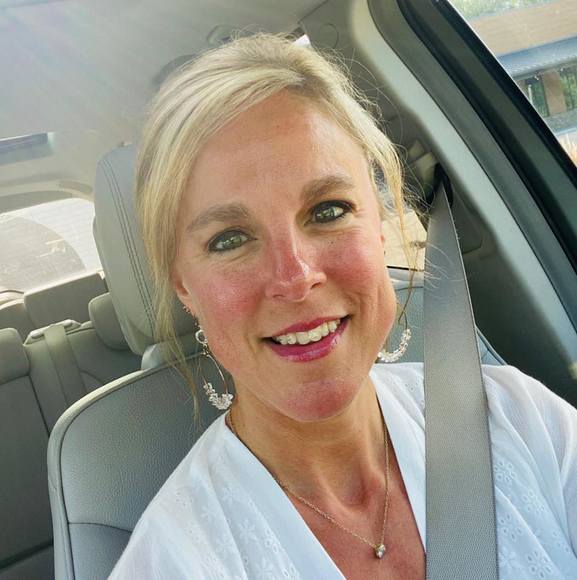 Profile Picture of Amy Vestal (@avestal) on Poshmark