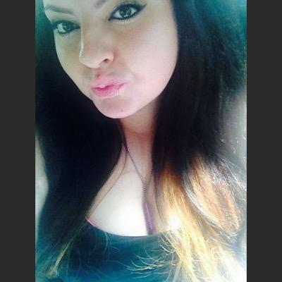 Profile Photo of Karina Perez (@G1ggles14) on Twitter