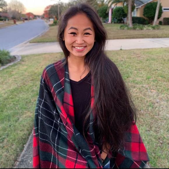 Profile Picture of Stephanie Hamburg (@stepham99) on Poshmark