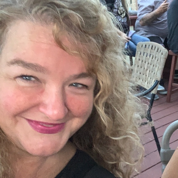 Profile Picture of Katie Whitenight (@k8tiekate) on Poshmark