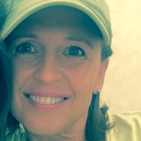 Erin Hinshaw - Poshmark Profile Picture of Erin Hinshaw (@erinhhinshaw) on Poshmark