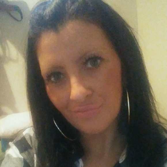 Profile Picture of Jennifer Judlin (@jennaj8888) on Poshmark