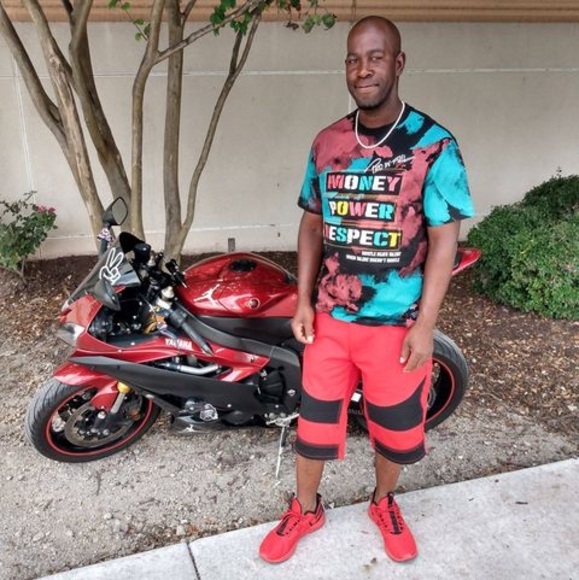 Profile Picture of Ronald Mitchell (@ronaldmitche159) on Poshmark