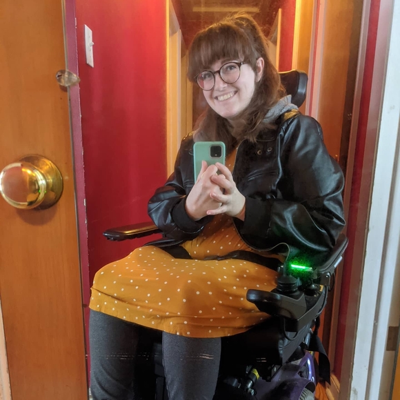 Profile Picture of Frances Clair (@awildfrancium) on Poshmark