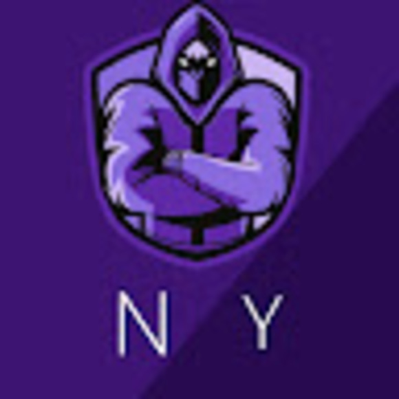 Profile Picture of Derek Flores (@derekflores528) on Poshmark