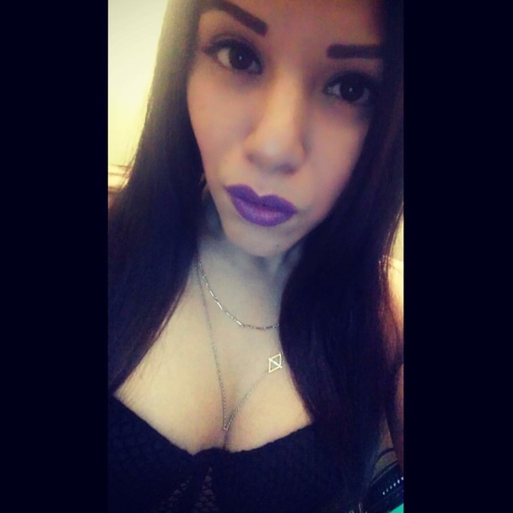 Profile Picture of Paulina Sandoval (@paulinabby26) on Poshmark