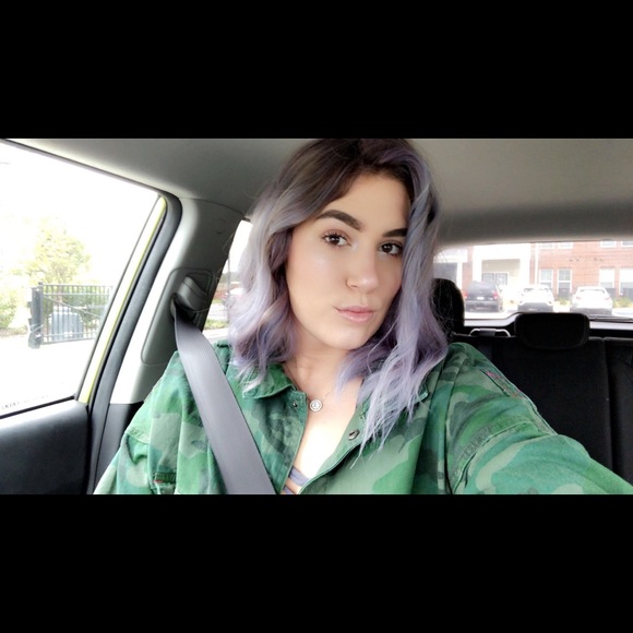 Profile Picture of Katelyn Etheridge (@k8etheridge) on Poshmark