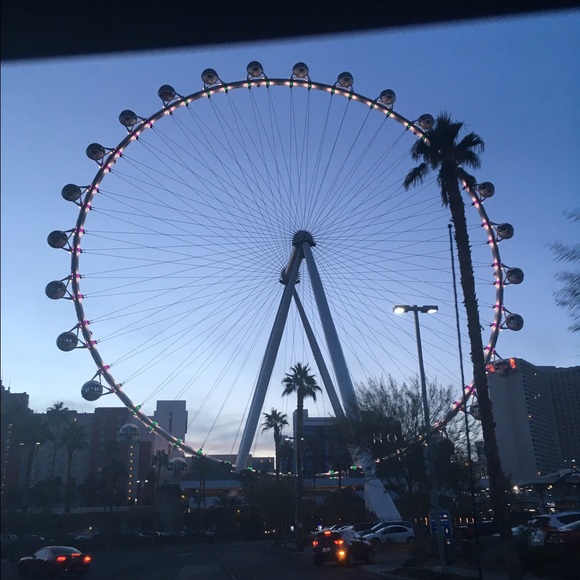 Profile Picture of Glenna Lugo (@glenak) on Poshmark