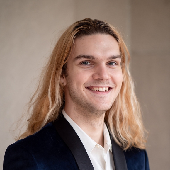 Profile Picture of William Currey (@wdcurrey) on Poshmark