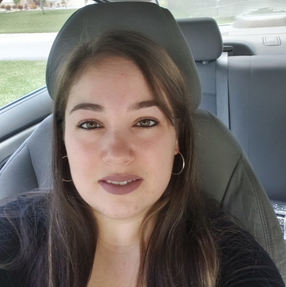 Amber Sam - Poshmark Profile Picture of Amber Sam (@amasters22) on Poshmark