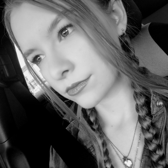 Profile Picture of Erika Nordine (@enordine) on Poshmark