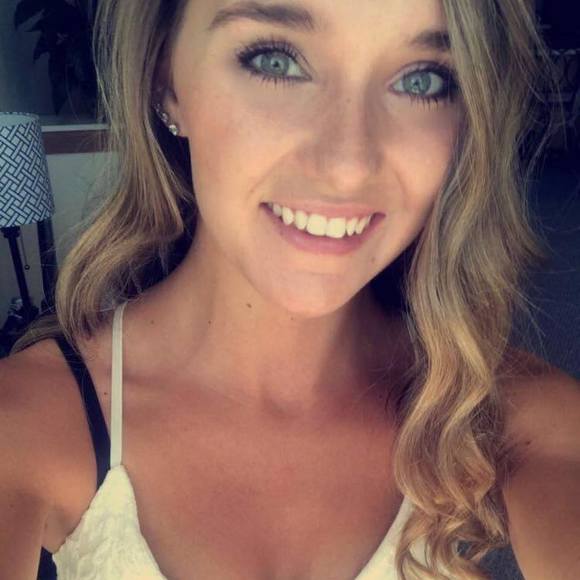 Profile Picture of Trista Robertson (@tristarobertson) on Poshmark