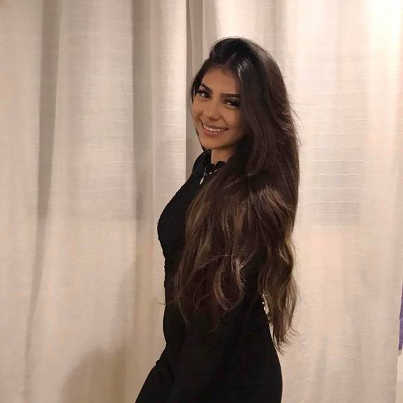 Profile Picture of Edith Cardenas (@edditt) on Poshmark