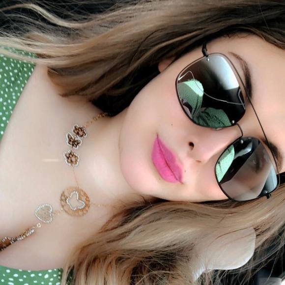 Profile Picture of Zineb Zinat (@zinebzinat) on Poshmark